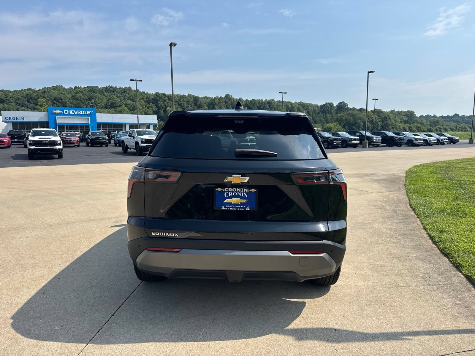 New 2027 Chevrolet Equinox LT w/ Convenience Package II FWD image 5
