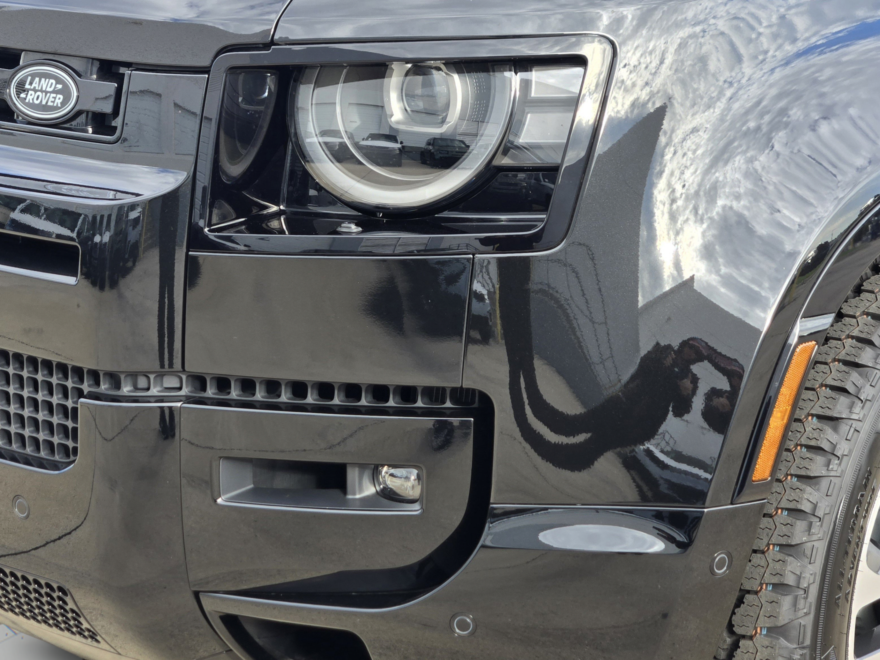 New 2026 Land Rover Defender 110 X-Dynamic SE AWD/4WD image 23