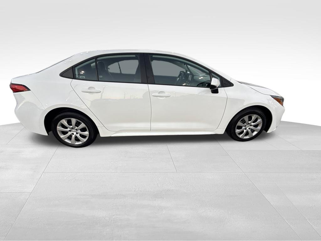 Used 2025 Toyota Corolla LE FWD image 7