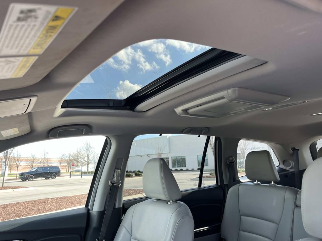 Used 2017 Honda Pilot Touring image 29