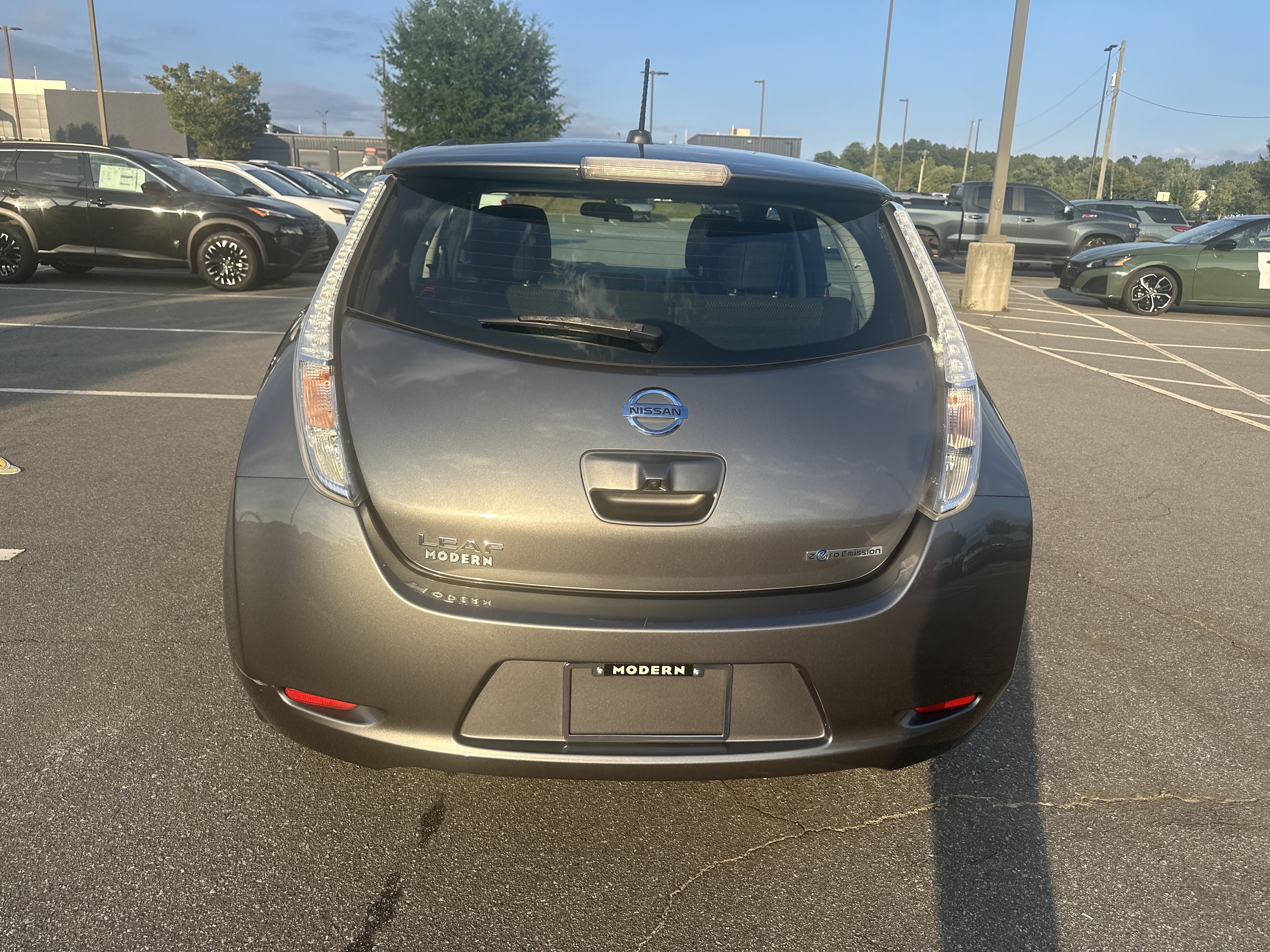 Used 2016 Nissan Leaf S w/ Charger Package FWD image 6