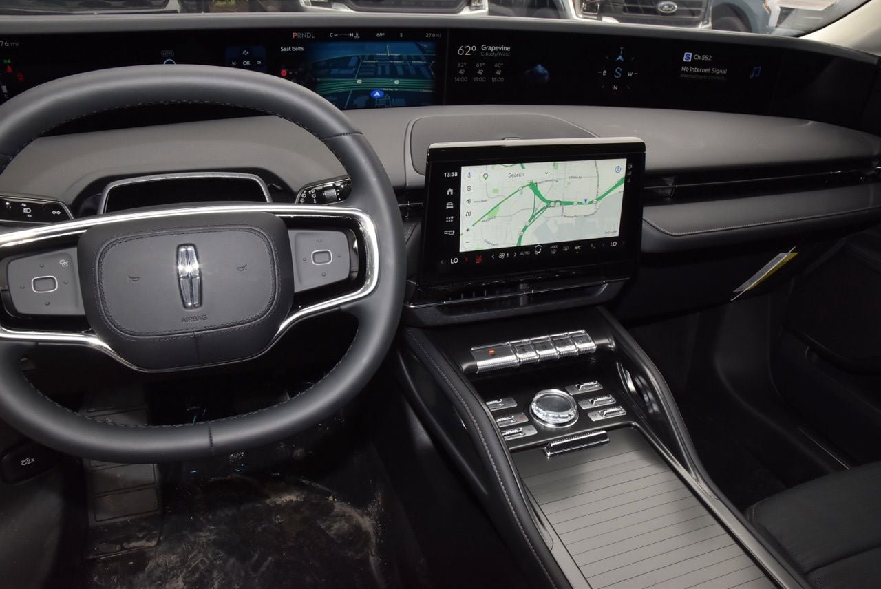 New 2026 Lincoln Nautilus Reserve w/ Jet Appearance Package AWD/4WD image 32