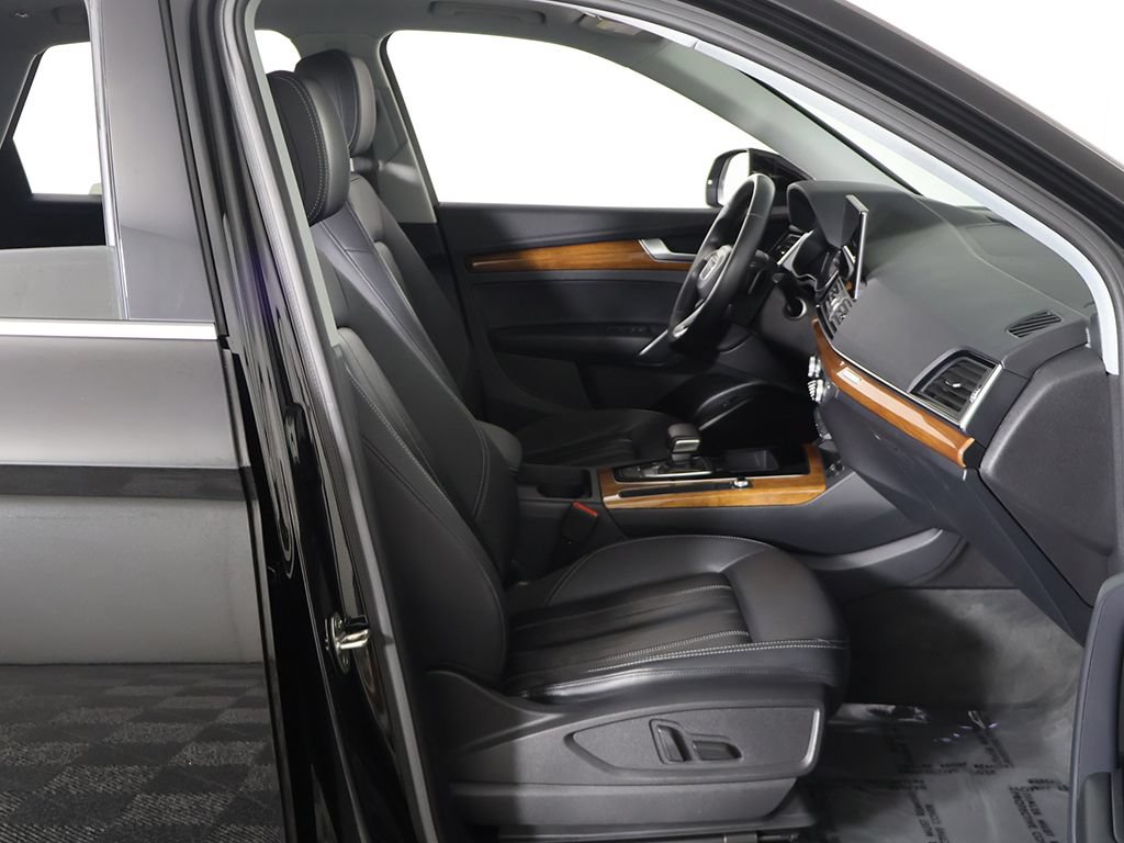 Used 2023 Audi Q5 2.0T Premium w/ Convenience Package AWD/4WD image 28