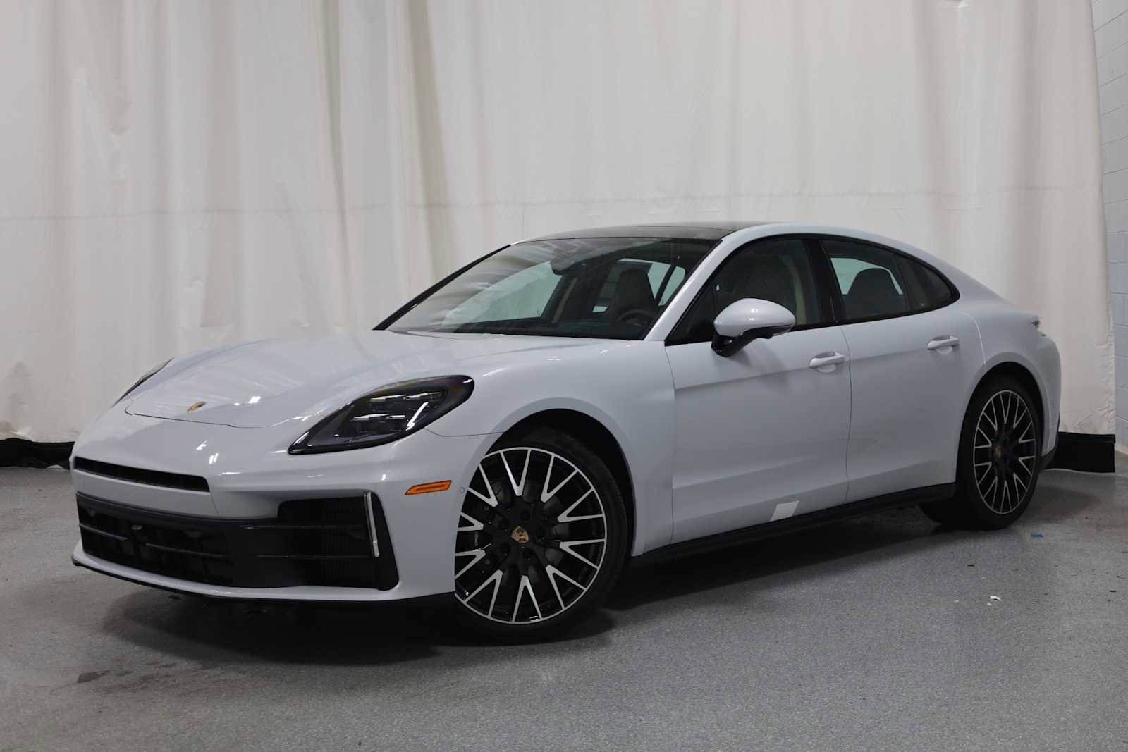 New 2025 Porsche Panamera 4
