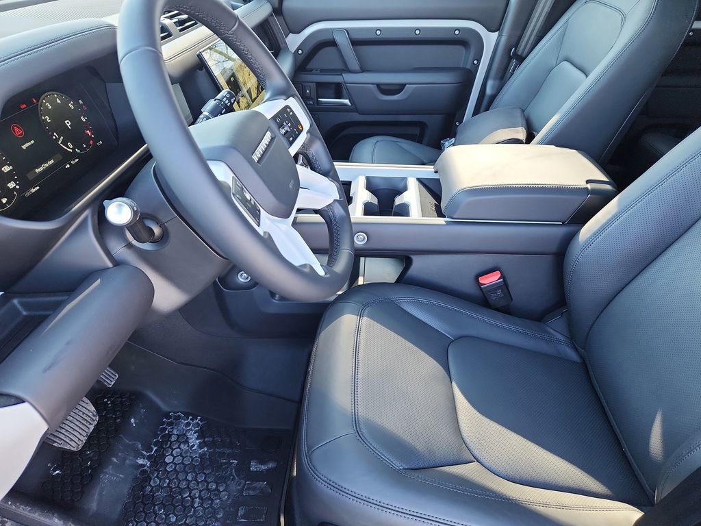 Used 2026 Land Rover Defender 110 X-Dynamic SE image 21