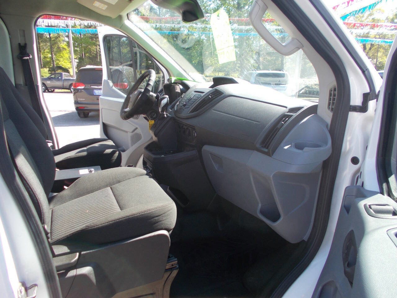 Used 2015 Ford Transit 250 130 Low Roof RWD image 8