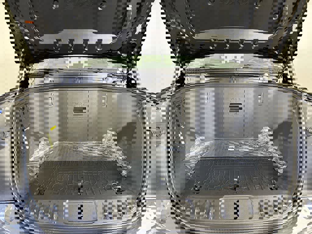 New 2025 Ford F150 Lightning Lariat AWD/4WD image 9