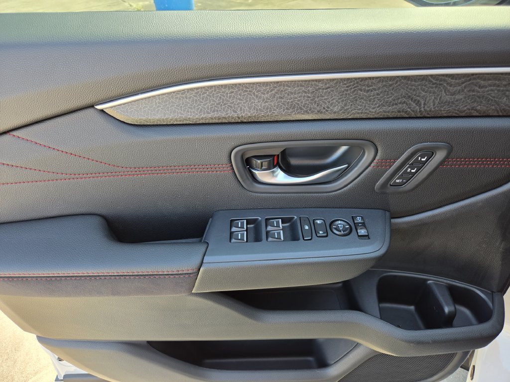 New 2026 Honda Pilot Black Edition image 9
