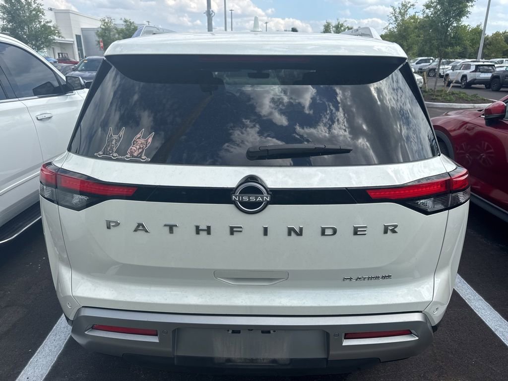 Used 2023 Nissan Pathfinder Platinum FWD image 5