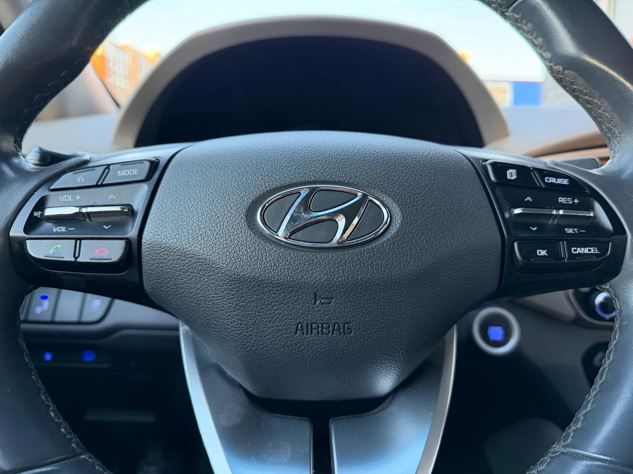 Used 2017 Hyundai Ioniq SEL image 17