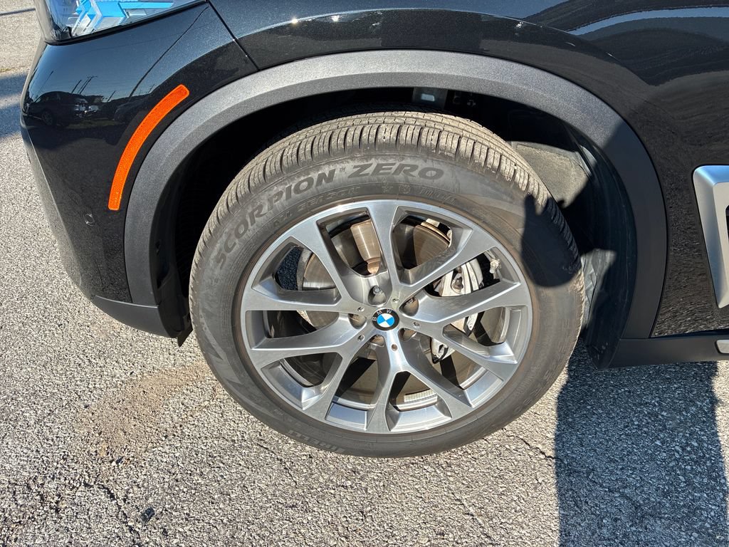 Used 2025 BMW X5 xDrive40i w/ Climate Comfort Package AWD/4WD image 11