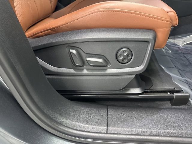 Used 2023 Audi Q5 2.0T Prestige w/ Prestige Package image 27