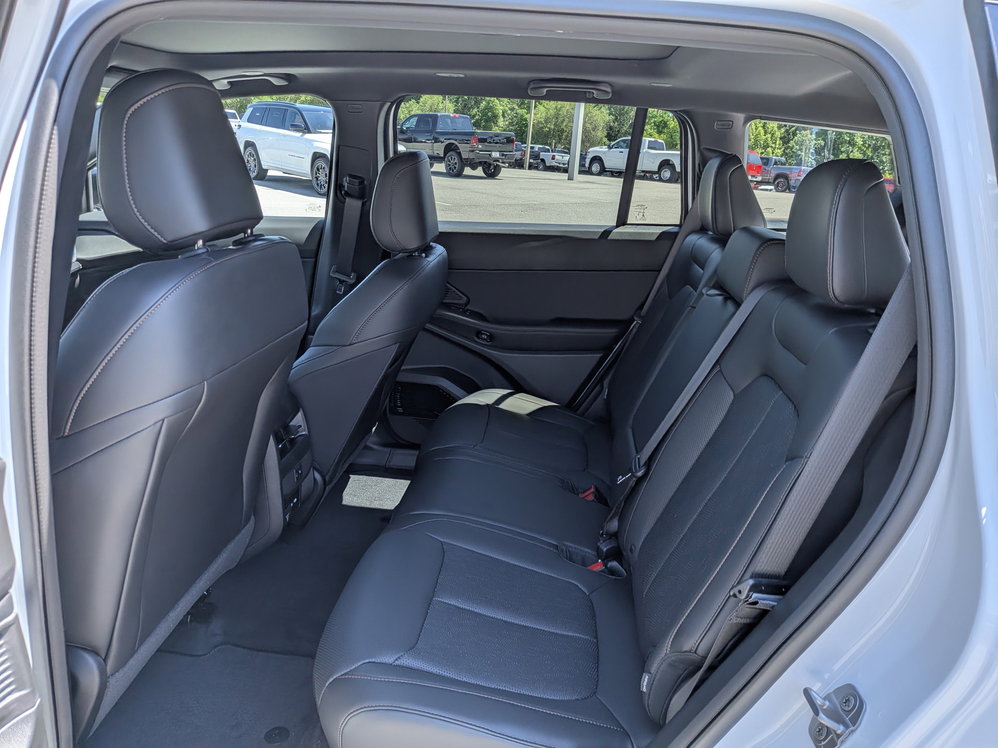 New 2026 Jeep Cherokee Overland AWD/4WD image 13