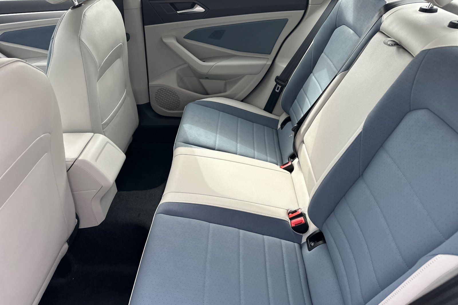 New 2026 Volkswagen Jetta SE FWD image 12