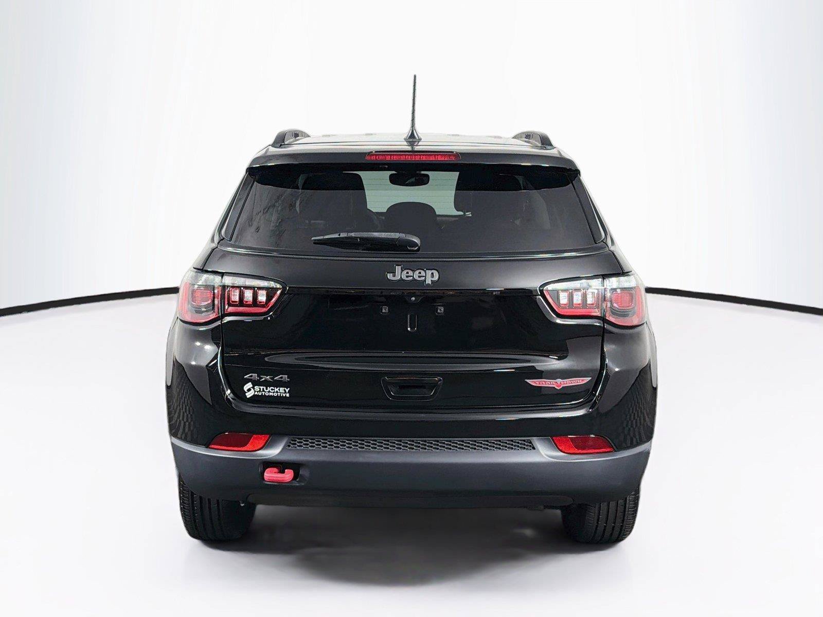 Used 2022 Jeep Compass Trailhawk AWD/4WD image 10
