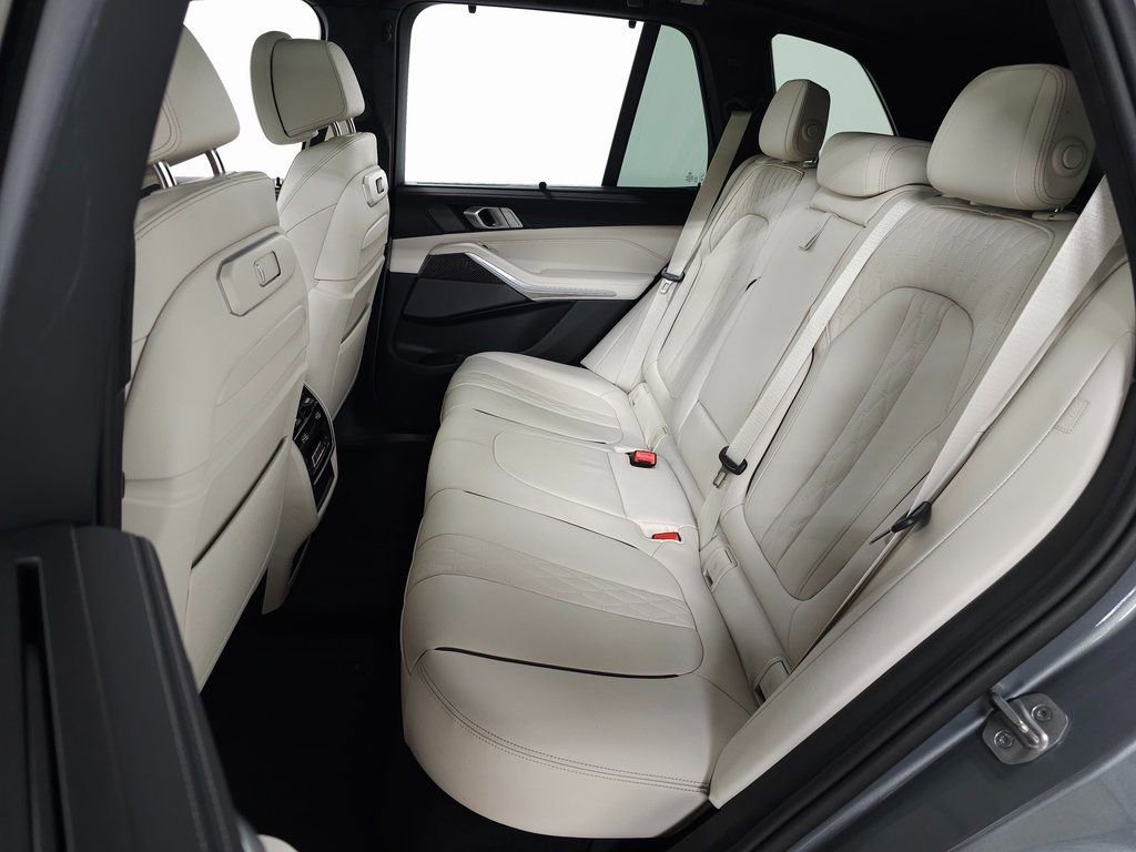 Used 2025 BMW X5 M60i image 43