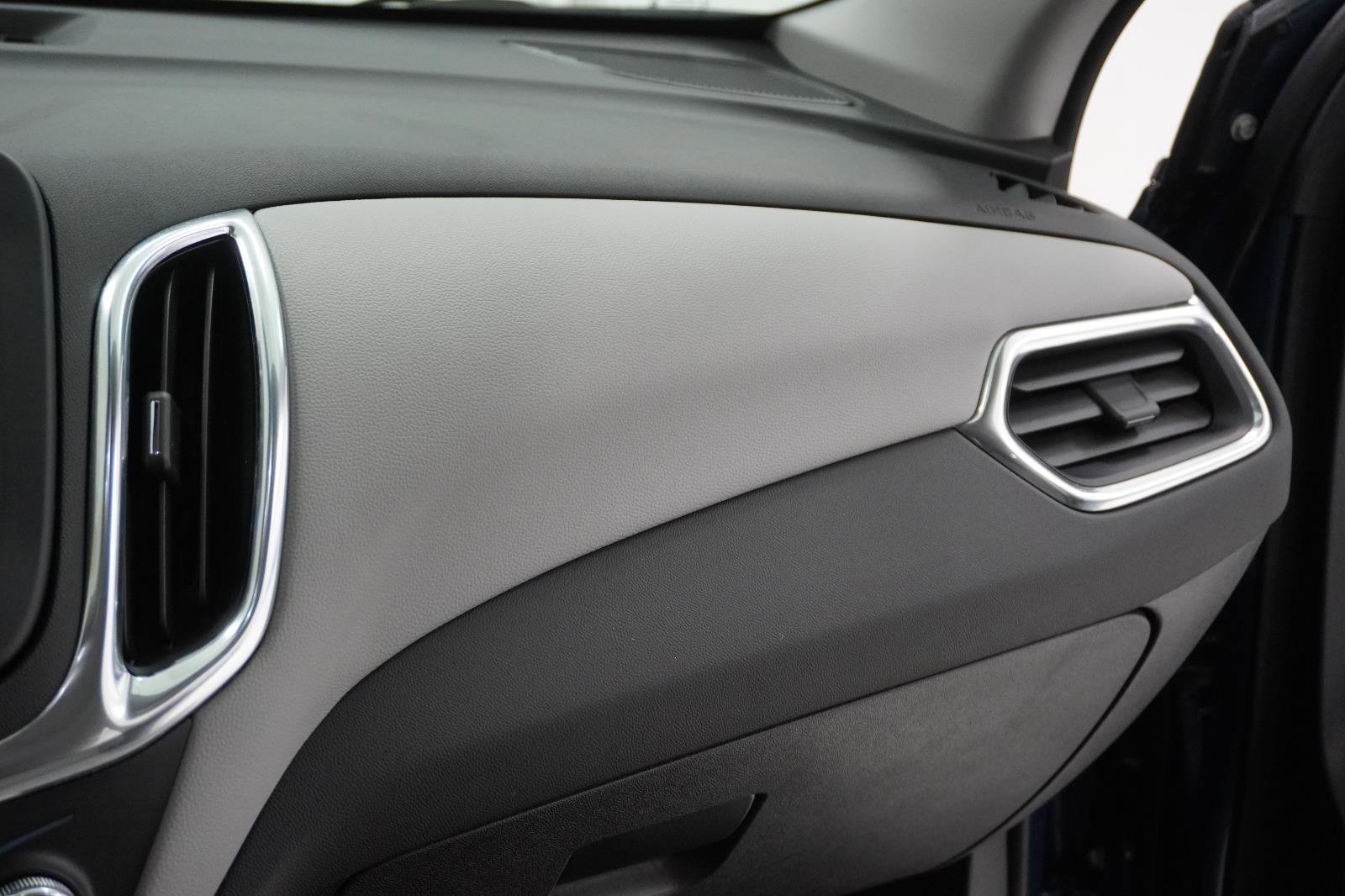 Used 2024 Chevrolet Equinox LS w/ Driver Confidence II Package image 28