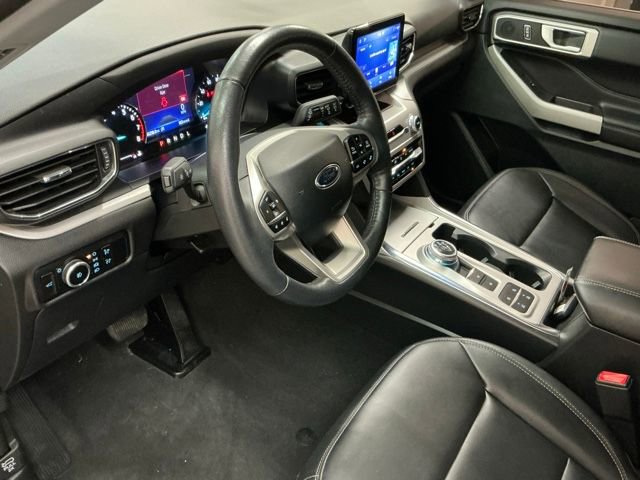 Used 2023 Ford Explorer XLT w/ Equipment Group 202A image 13