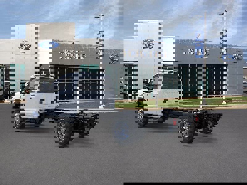 New 2025 Ford F450 XLT w/ XLT Value Package image 4