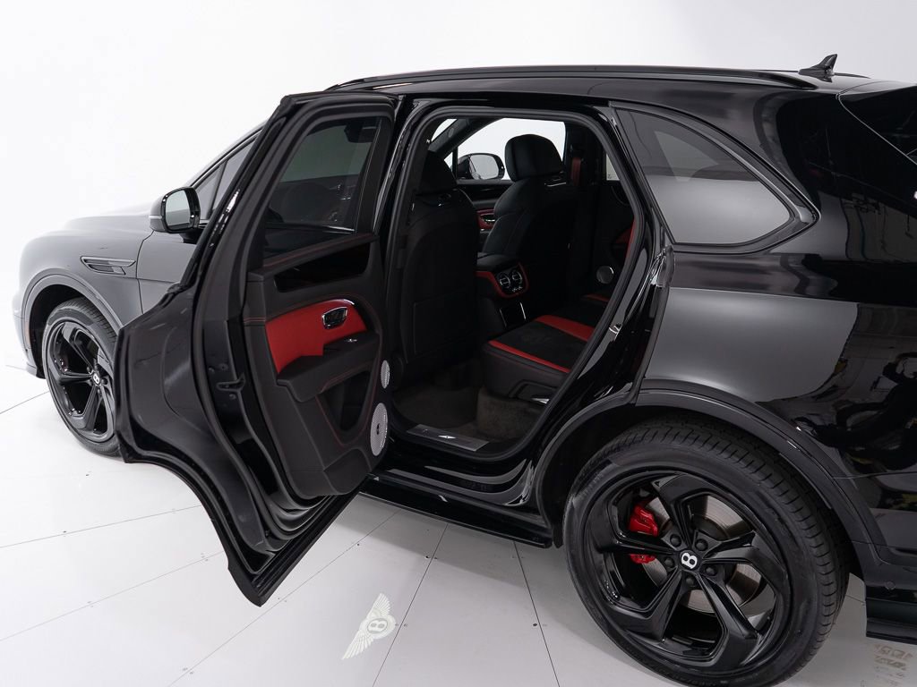 Used 2022 Bentley Bentayga AWD/4WD image 18