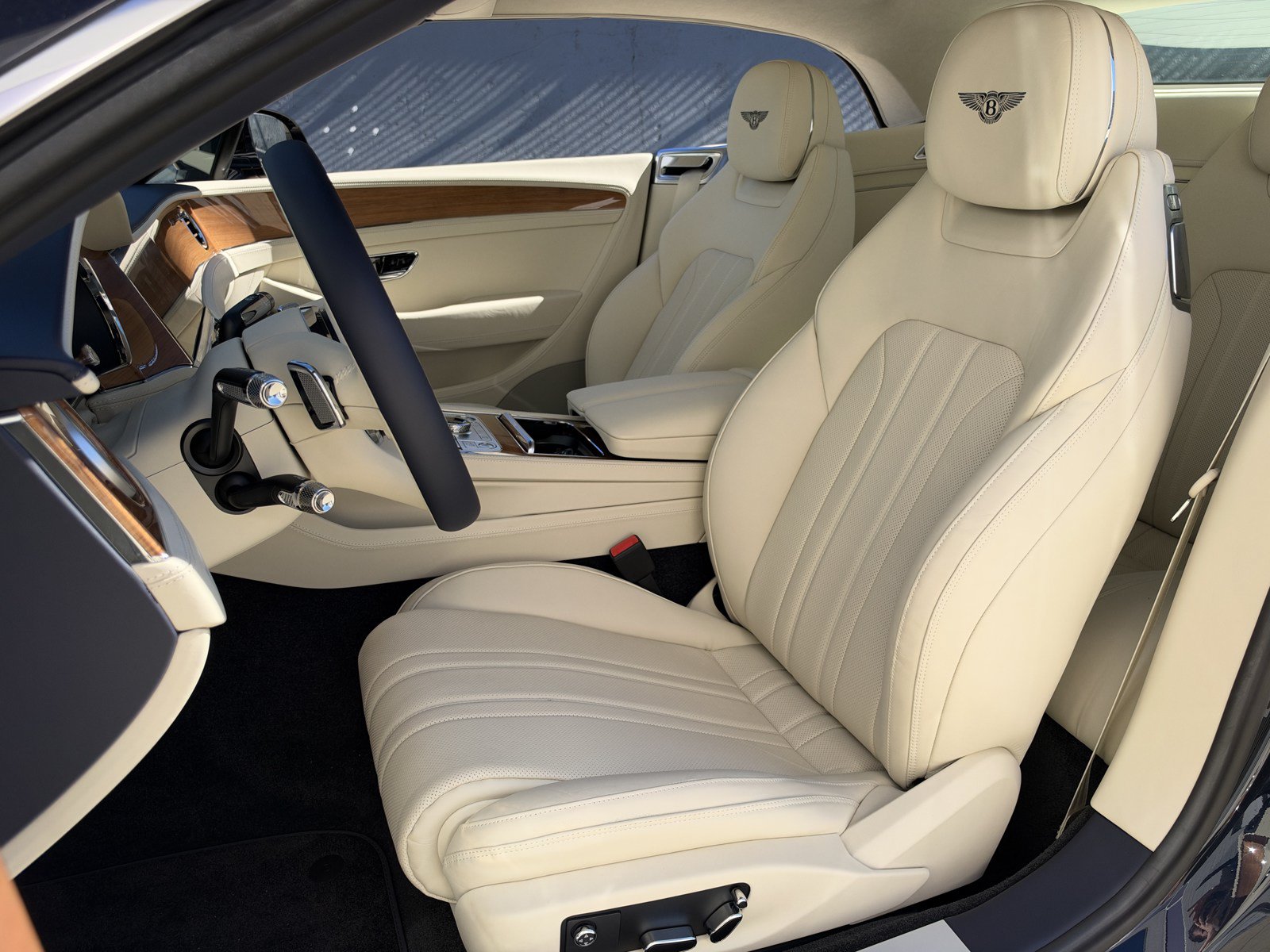 New 2027 Bentley Continental GTC AWD/4WD image 17