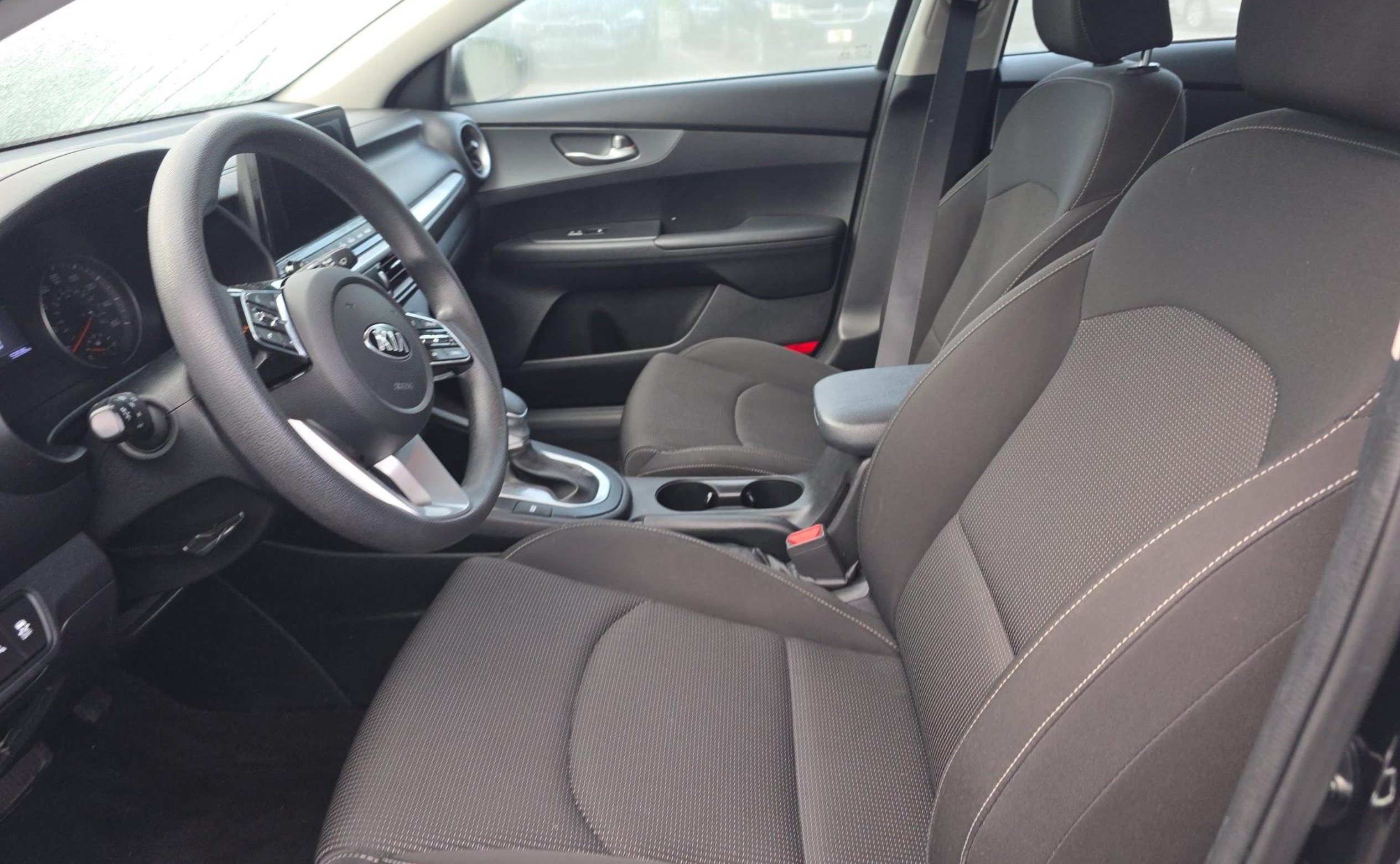 Used 2020 Kia Forte LXS FWD image 6