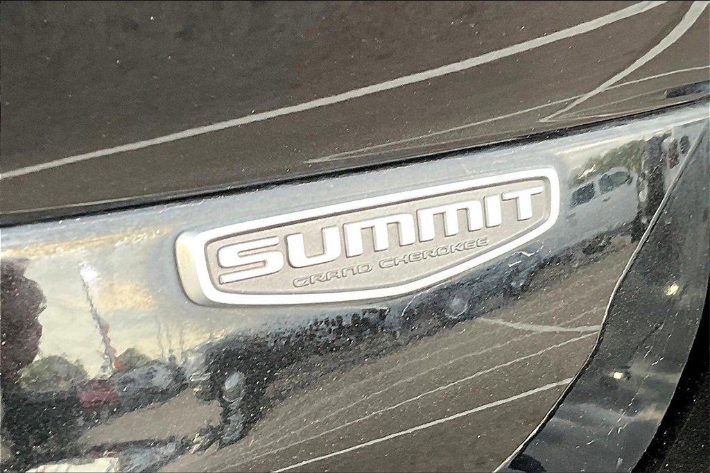 Used 2021 Jeep Grand Cherokee L Summit w/ Luxury Tech Group V image 14