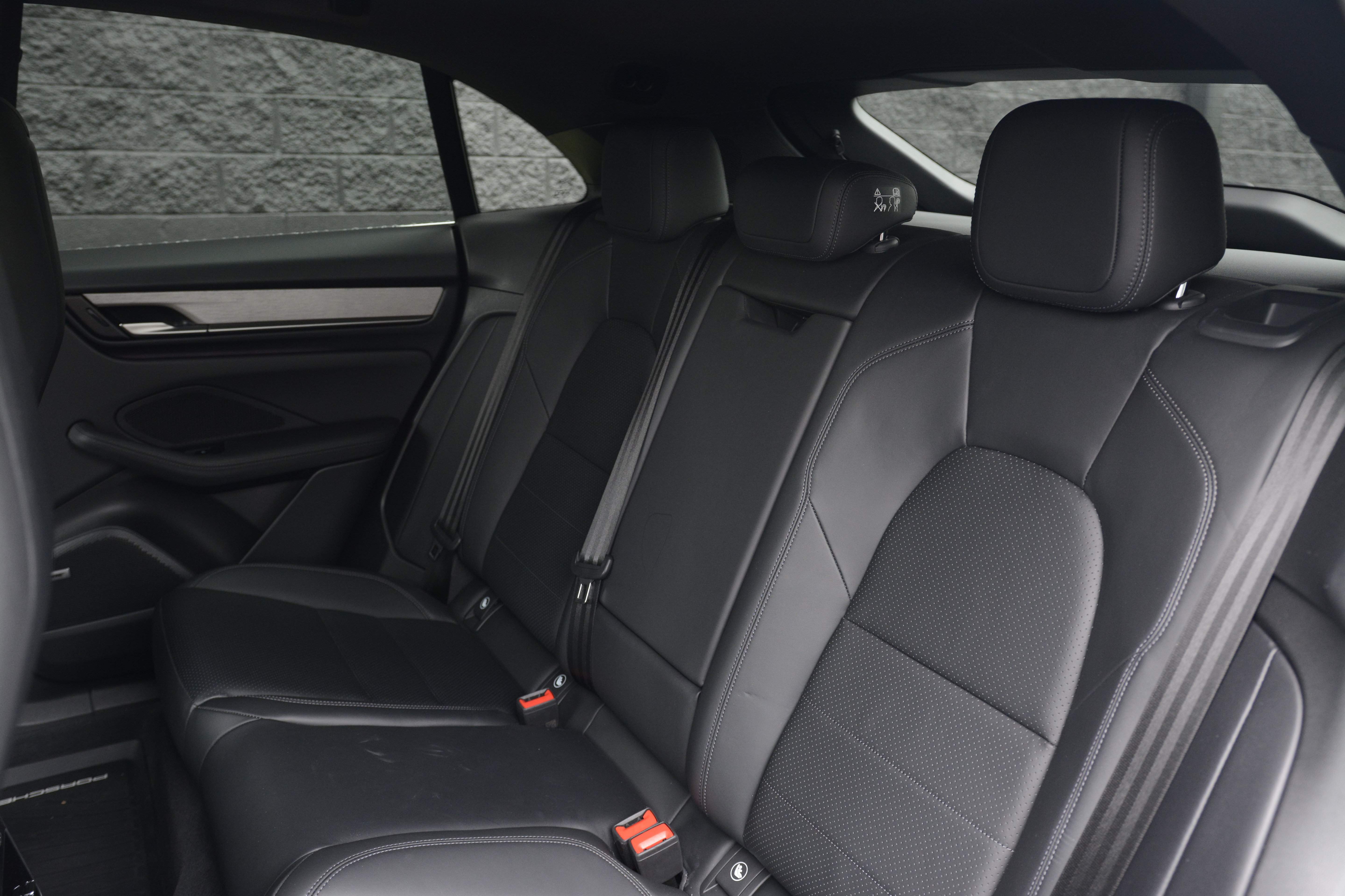 Certified 2024 Porsche Macan 4 Electric AWD/4WD image 34