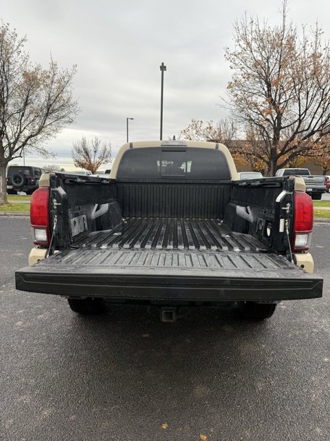 Certified 2018 Toyota Tacoma TRD Off-Road image 10