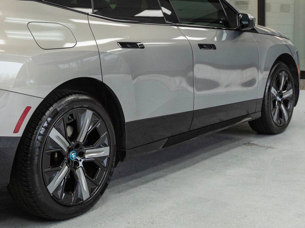 Used 2024 BMW iX xDrive50 w/ Sport Package AWD/4WD image 29