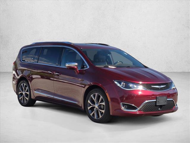 Used 2017 Chrysler Pacifica Limited image 3