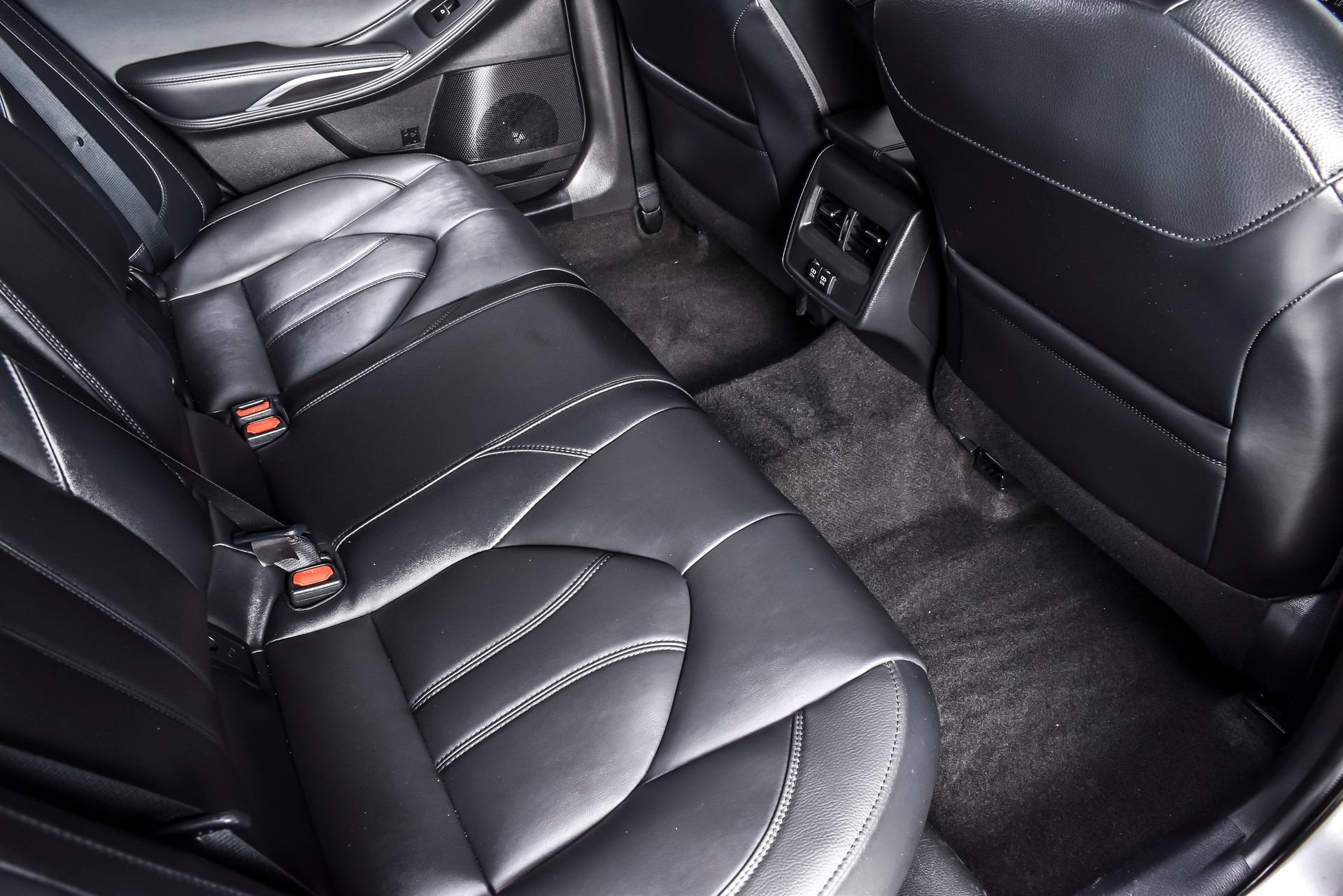 Used 2020 Toyota Avalon XLE w/ Moonroof Package FWD image 22