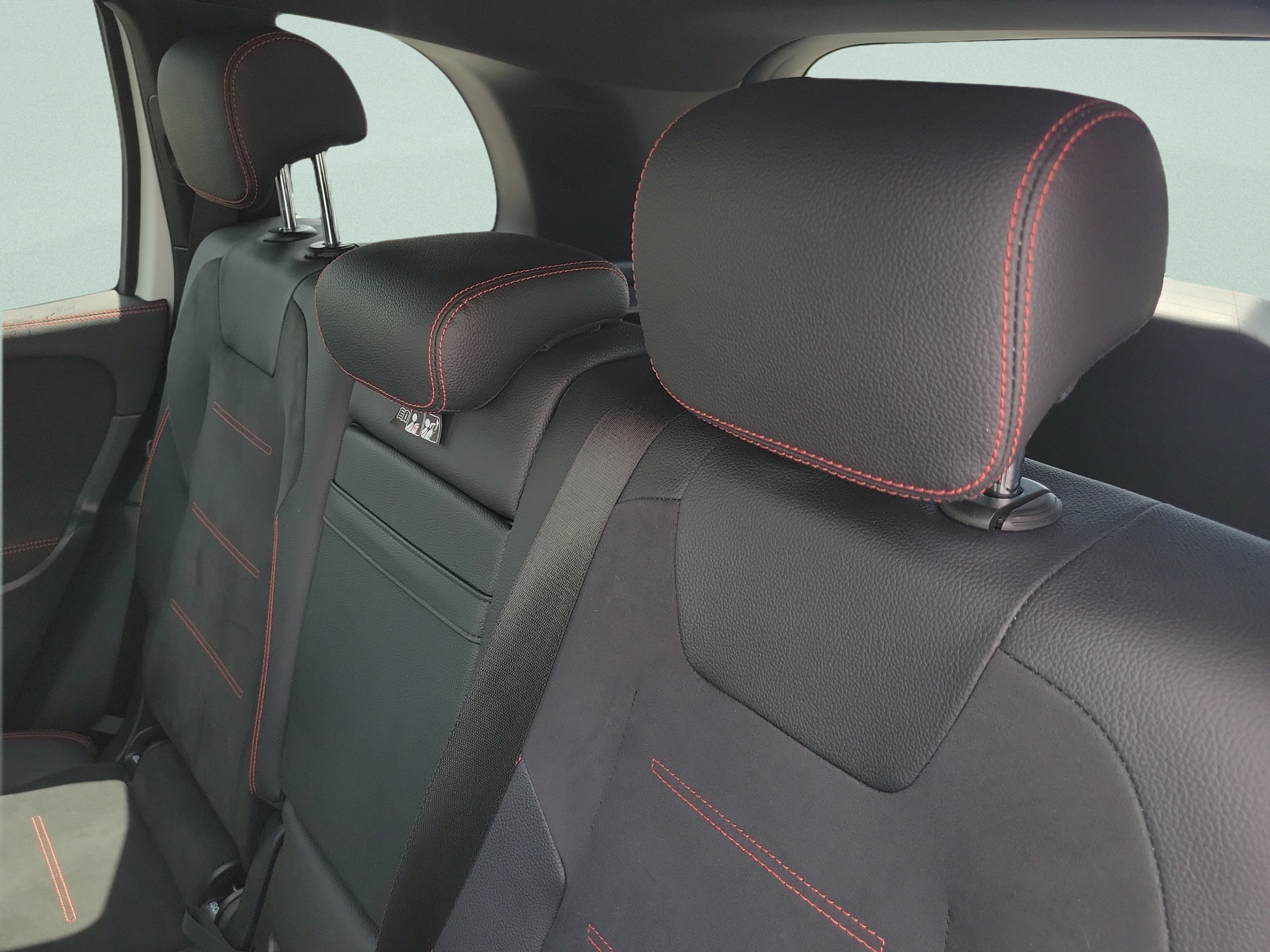Certified 2024 Mercedes-Benz GLB 250 image 9