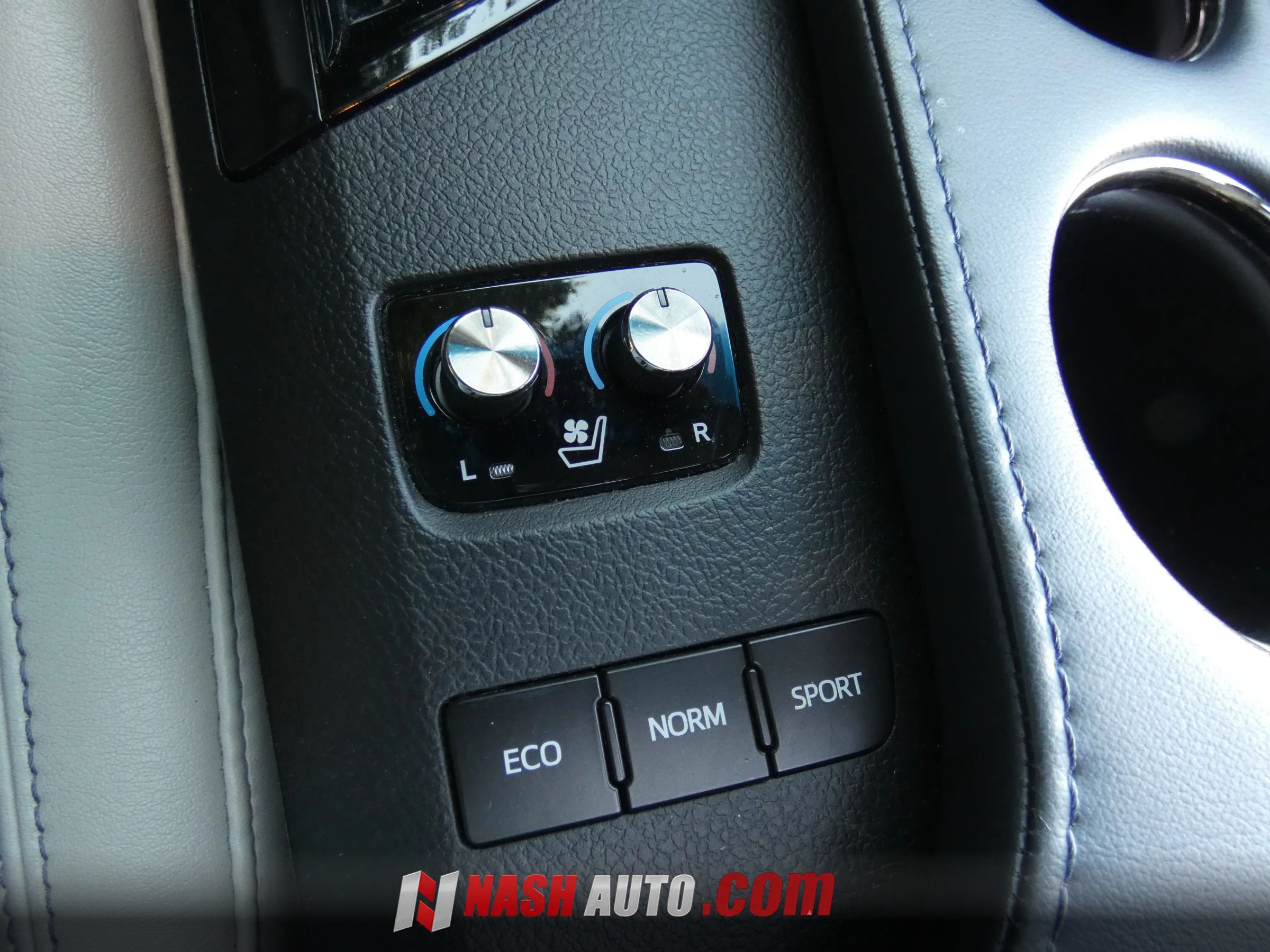 Used 2014 Toyota Avalon Limited FWD image 60