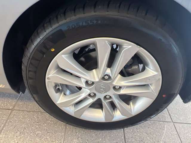 Used 2013 Hyundai Elantra GT FWD image 32