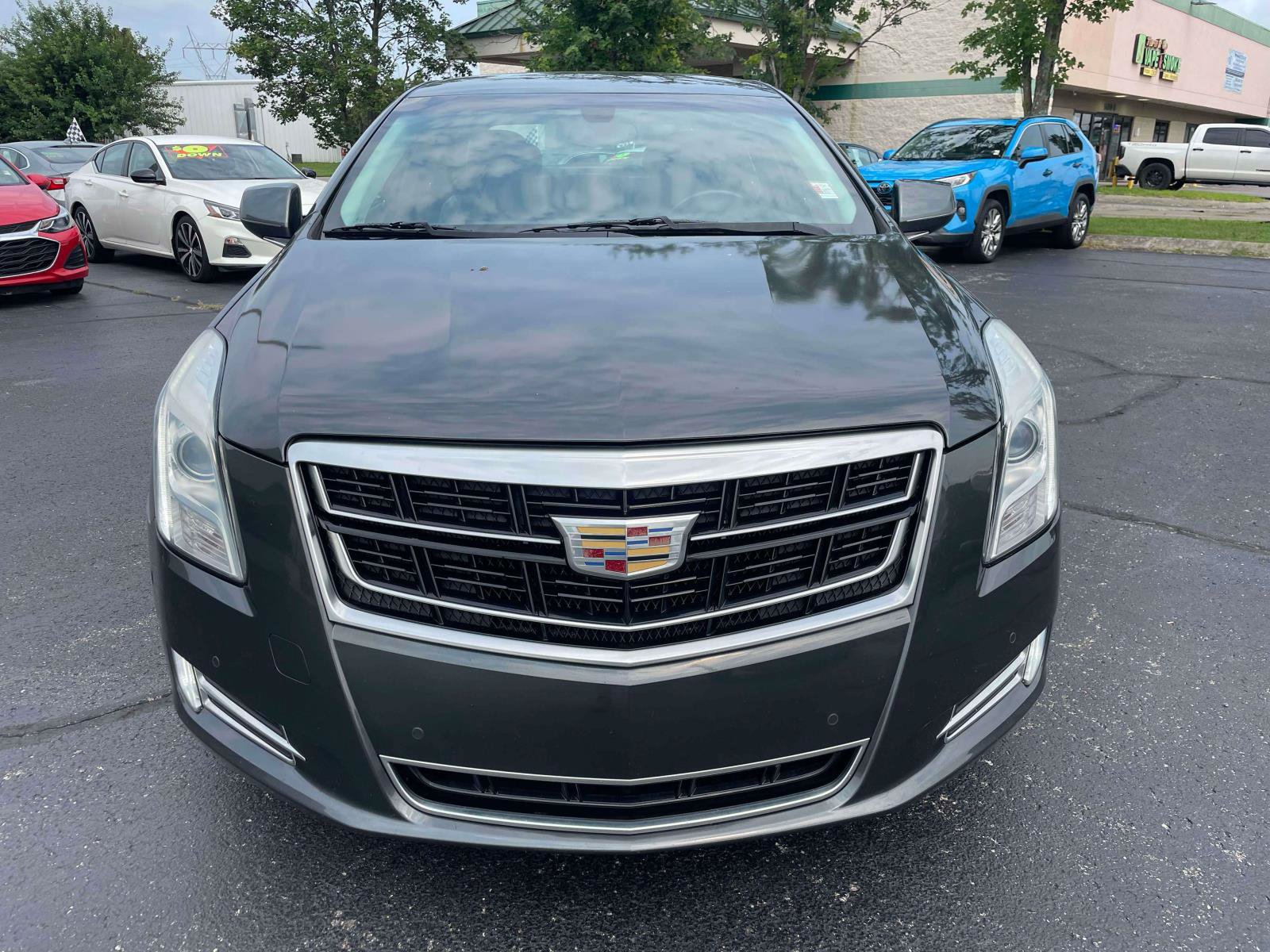Used 2017 Cadillac XTS Luxury FWD image 2