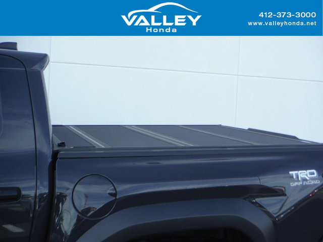 Used 2025 Toyota Tacoma TRD Off-Road AWD/4WD image 3