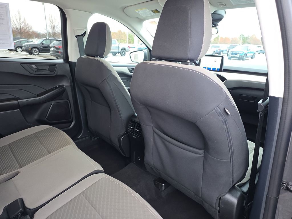 Used 2022 Ford Escape SE w/ Cold Weather Package image 32