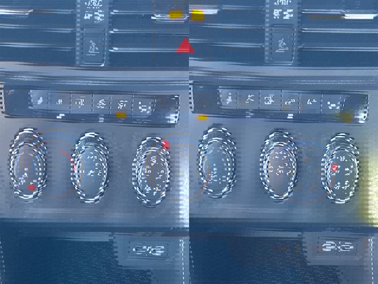 Certified 2024 Volkswagen Jetta Sport image 24