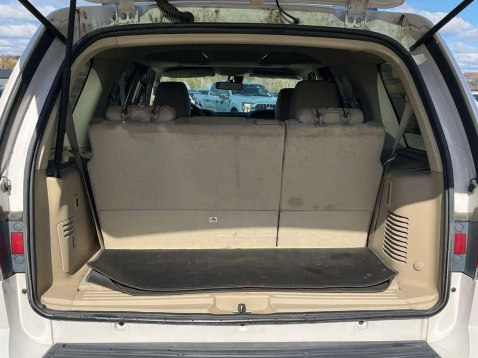 Used 2017 Lincoln Navigator Reserve AWD/4WD image 8