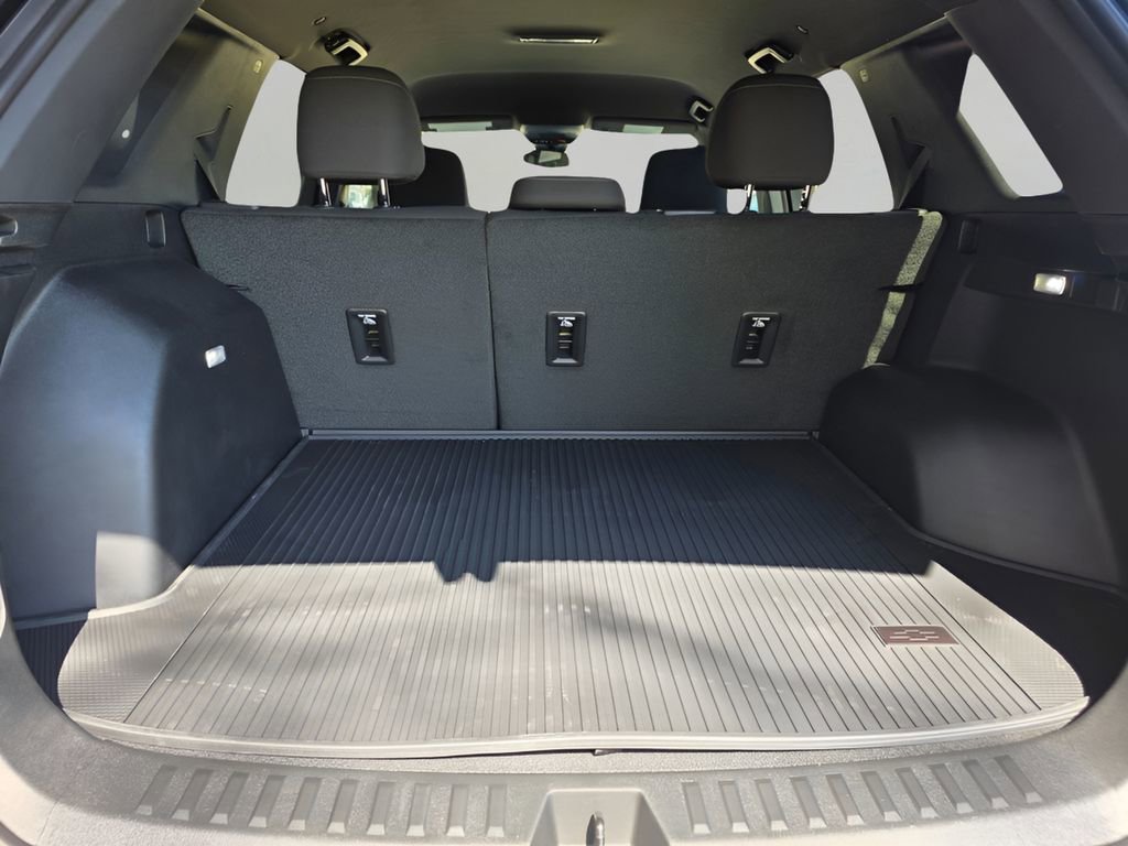 New 2026 Chevrolet Equinox LT w/ LPO, Floor Liner Package image 6