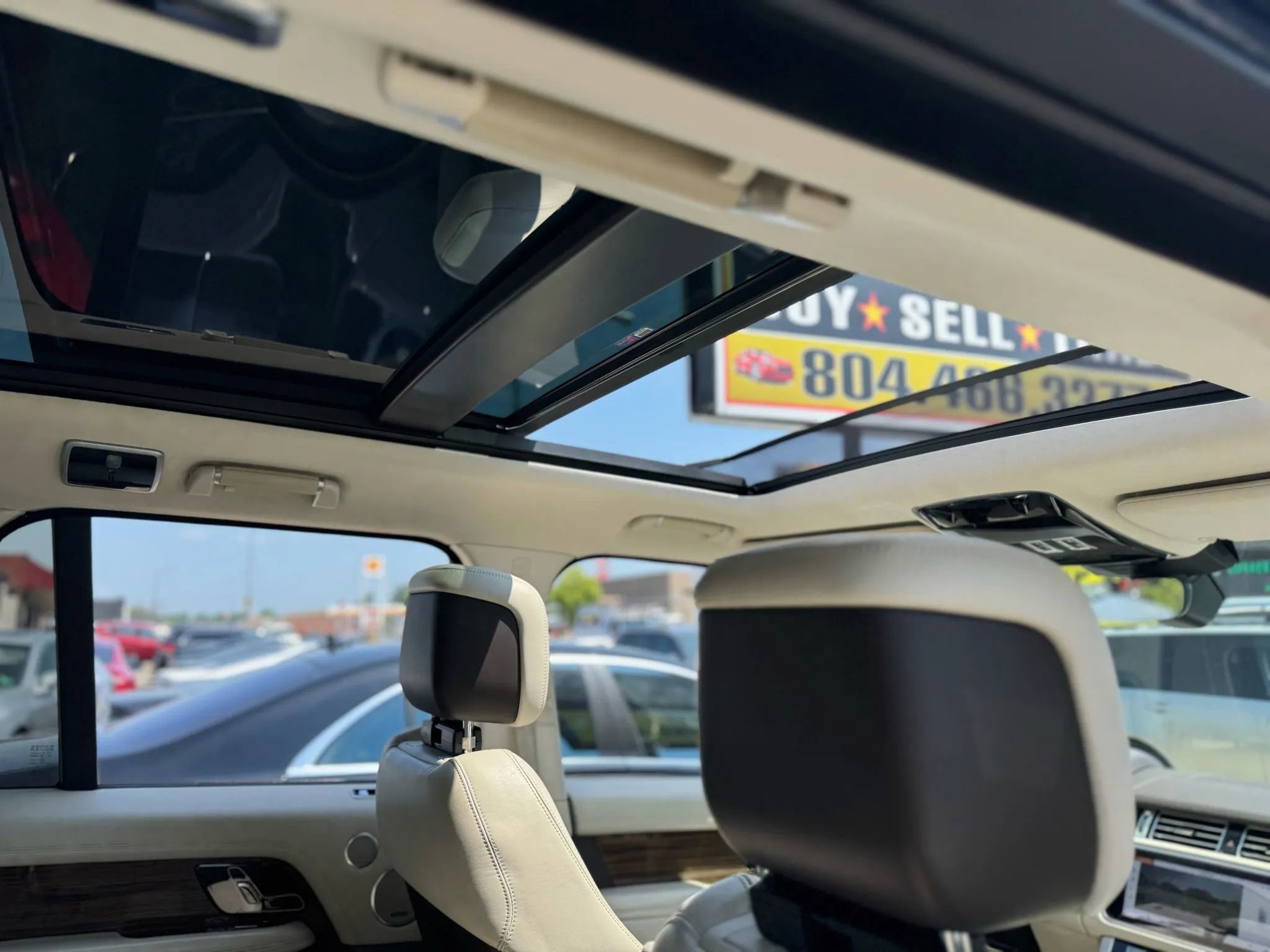 Used 2019 Land Rover Range Rover HSE image 38