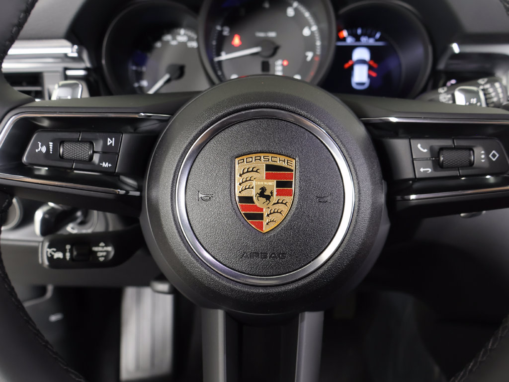 New 2026 Porsche Macan AWD/4WD image 17
