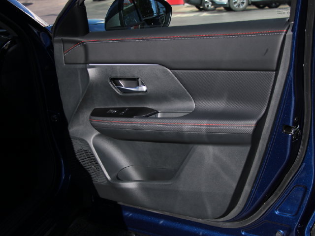 Certified 2025 Nissan Kicks SR AWD/4WD image 30