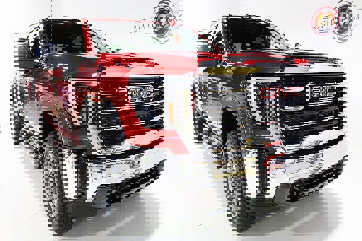 Used 2025 GMC Sierra 3500 SLT w/ SLT Premium Package image 32