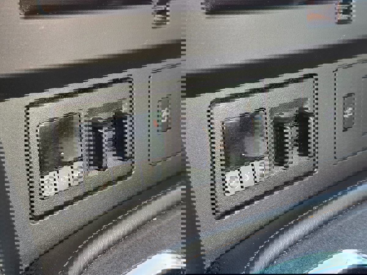 Used 2023 Nissan Armada SV image 34