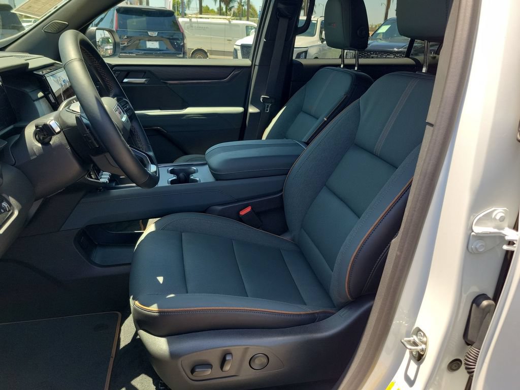 Used 2026 GMC Acadia AT4 w/ Luxury Package AWD/4WD image 19