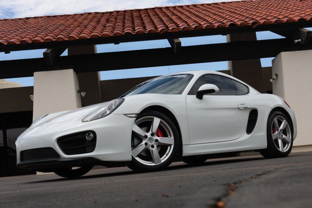 Used 2016 Porsche Cayman RWD image 3