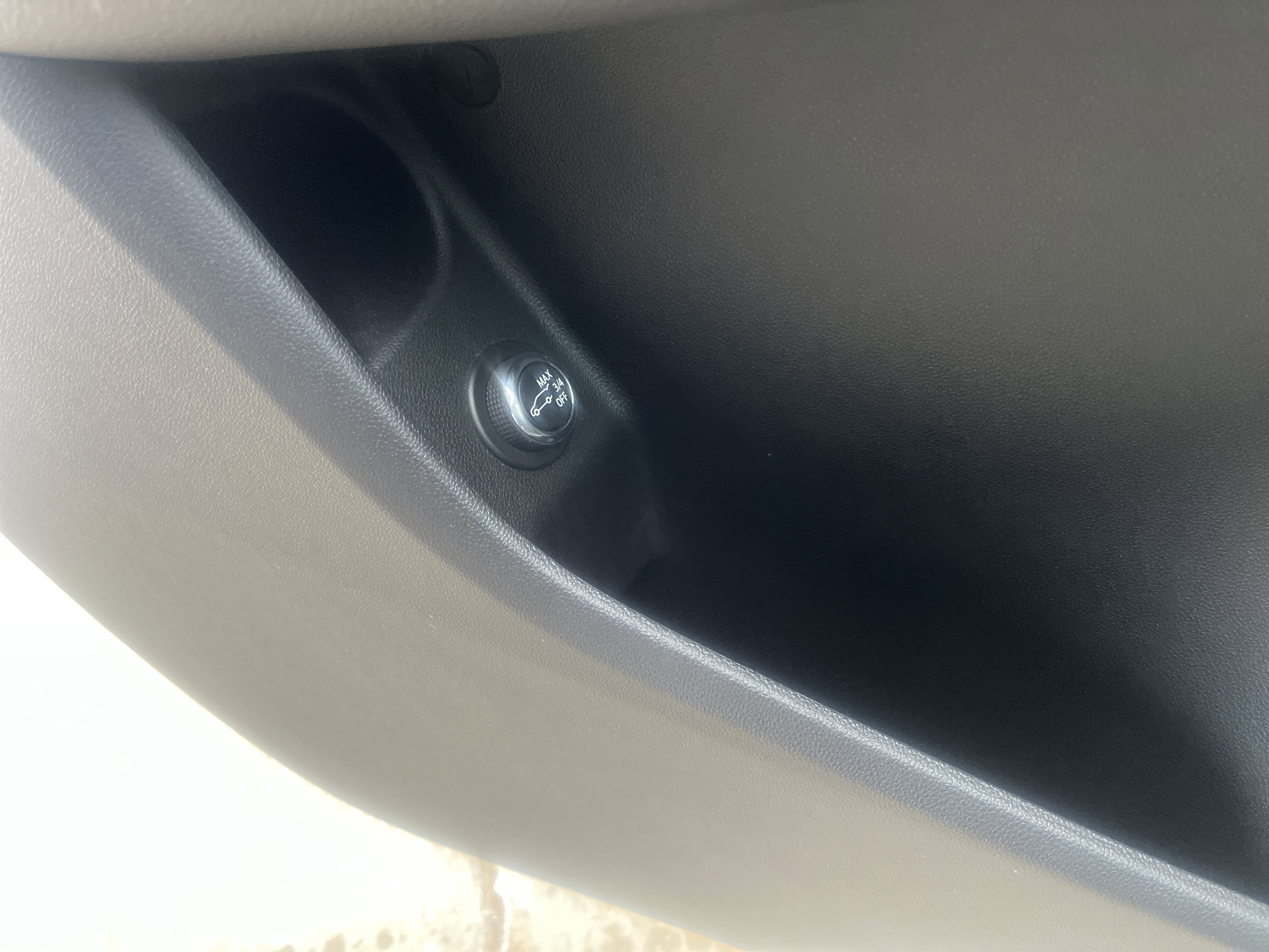 Used 2024 Cadillac XT4 Luxury w/ Cold Weather Package image 11