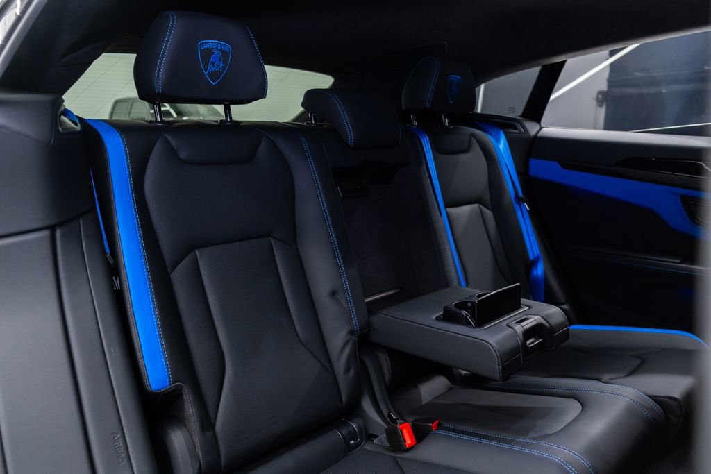 Used 2025 Lamborghini Urus SE image 21